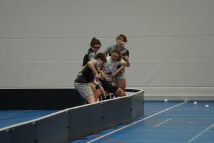 Thoma wird umzingelt