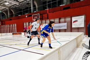 Brecher im Zweikampf um den Ball