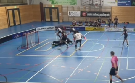 Ehrensperger verwertet einen Abpraller zum zwischenzeitlichen 5:2 gegen Leader Mörschwil